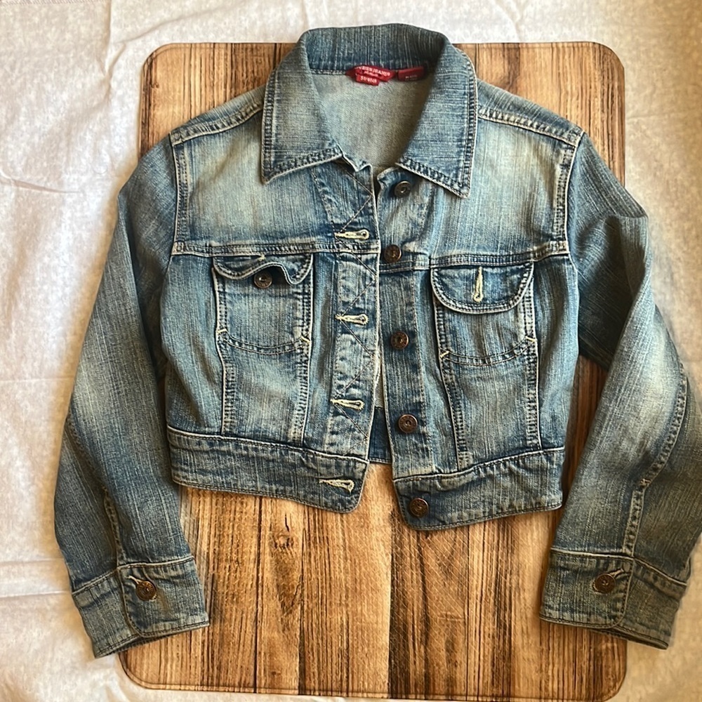 Levi’s jean jacket for sale, size small
